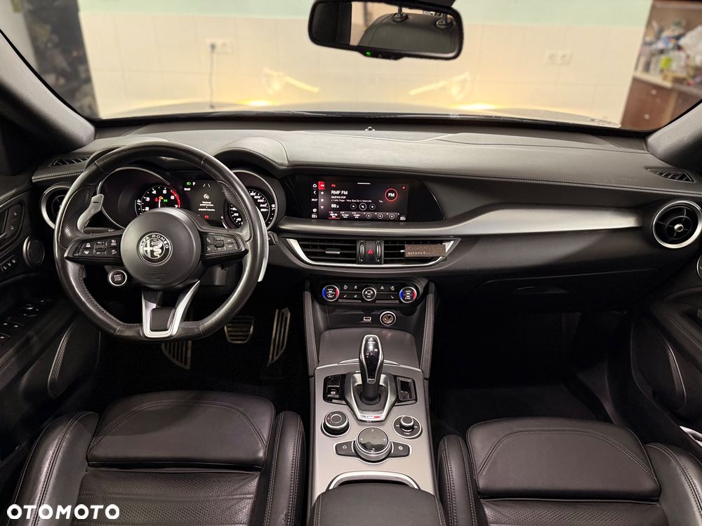 Alfa Romeo Stelvio 2.0 Turbo Veloce TI Q4 - 16