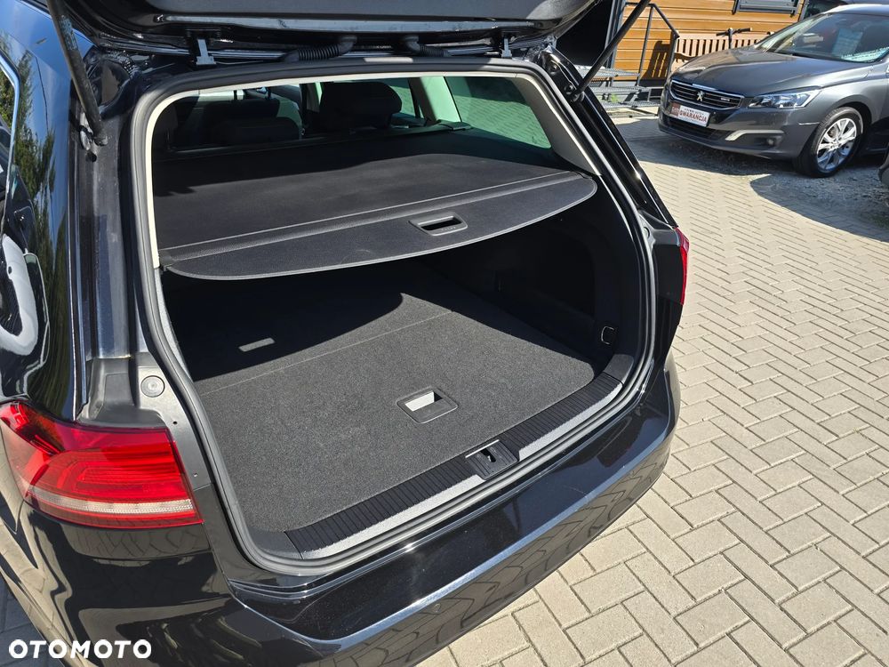 Volkswagen Passat - 19