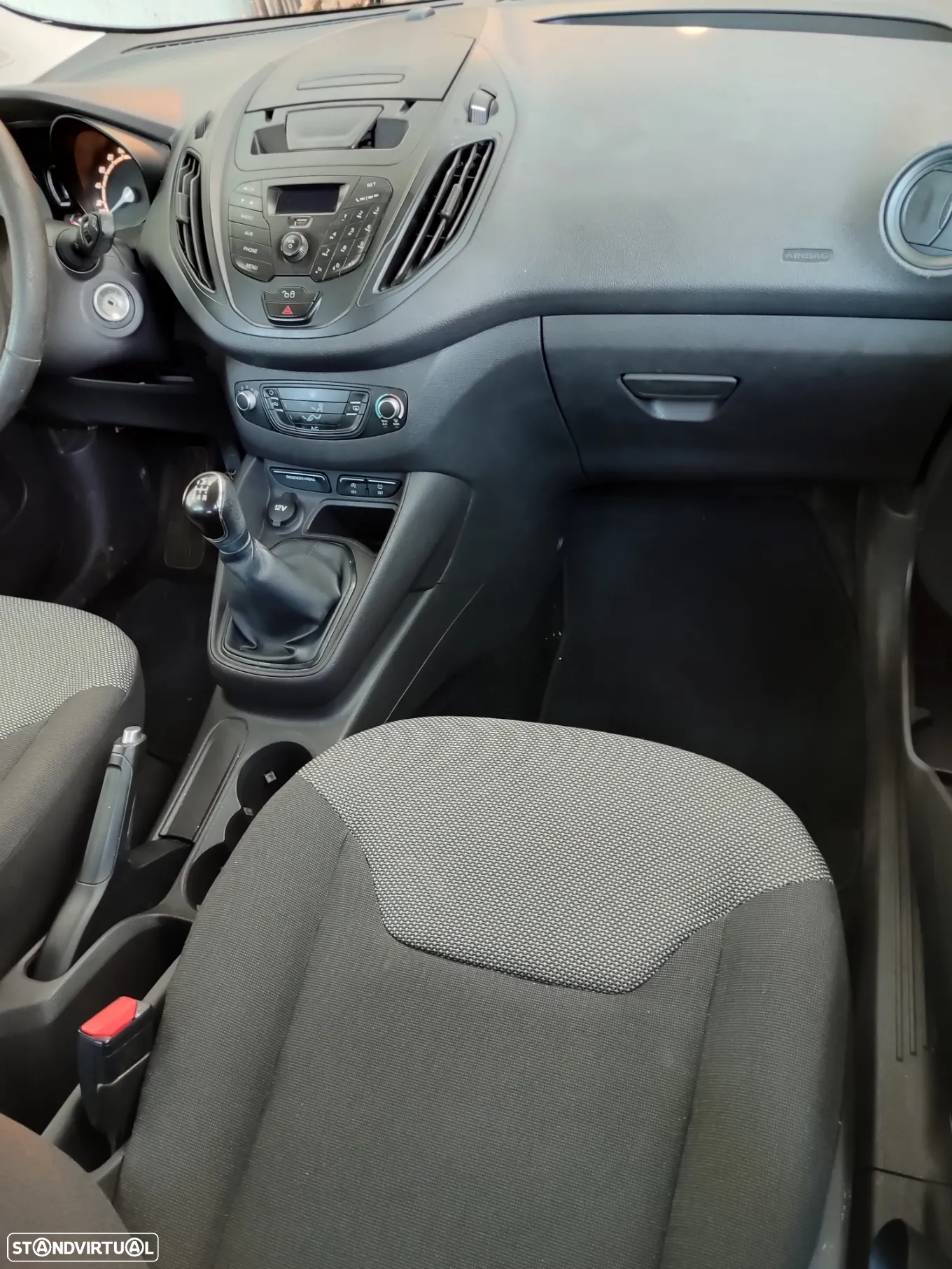 Ford Tourneo Courier 1.0 EcoBoost Ambiente - 4