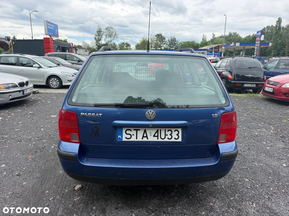 Volkswagen Passat 1.8 Comfortline - 4