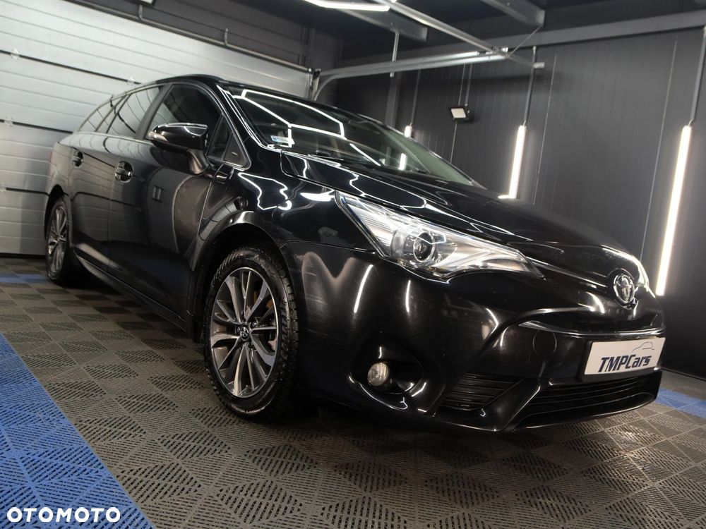 Toyota Avensis 2.0 D-4D Premium - 1