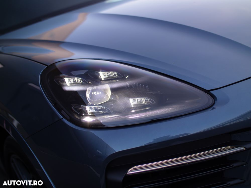 Porsche Cayenne - 31