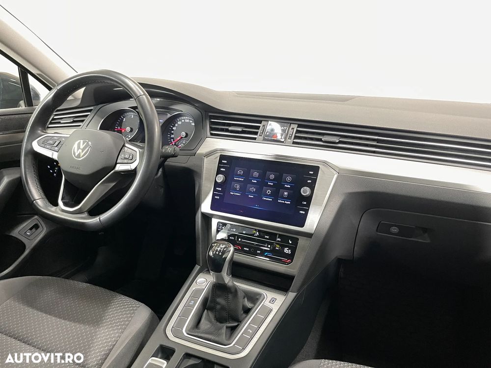 Volkswagen Passat 2.0 TDI Advance - 9