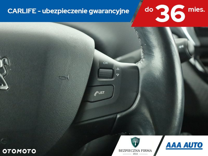 Peugeot 208 - 18