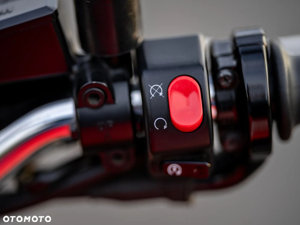 Triumph Street Triple - 6