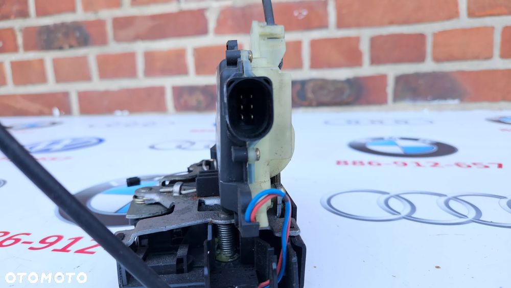 Skoda Octavia I LIFT Zamek drzwi tył prawy Zamek drzwi tylnych prawych 3B4839016M 6 PIN - 4