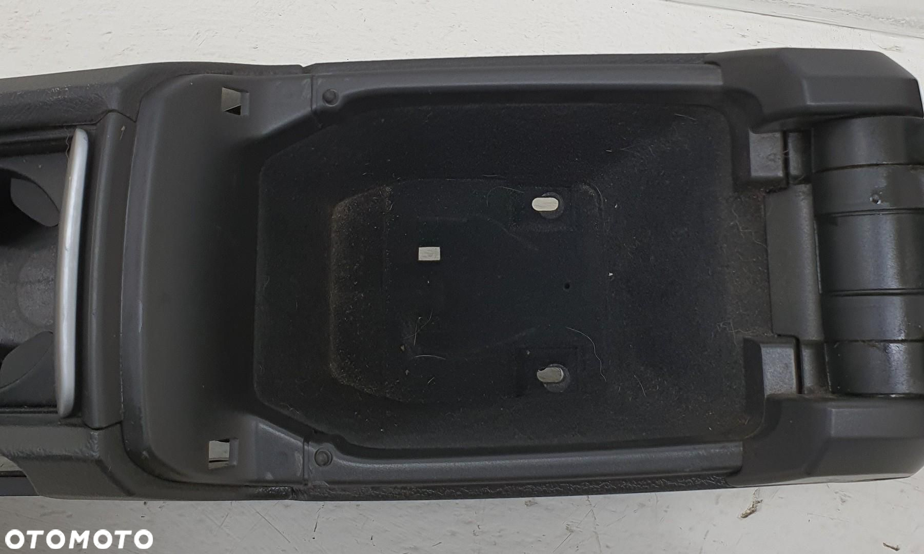TUNEL ŚRODKOWY PODŁOKIETNIK GNIAZDO 12V VOLVO V70 II EUROPA - 9