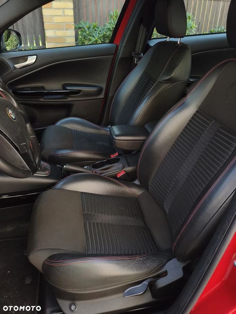 Alfa Romeo Giulietta 2.0 JTDM Distinctive - 8