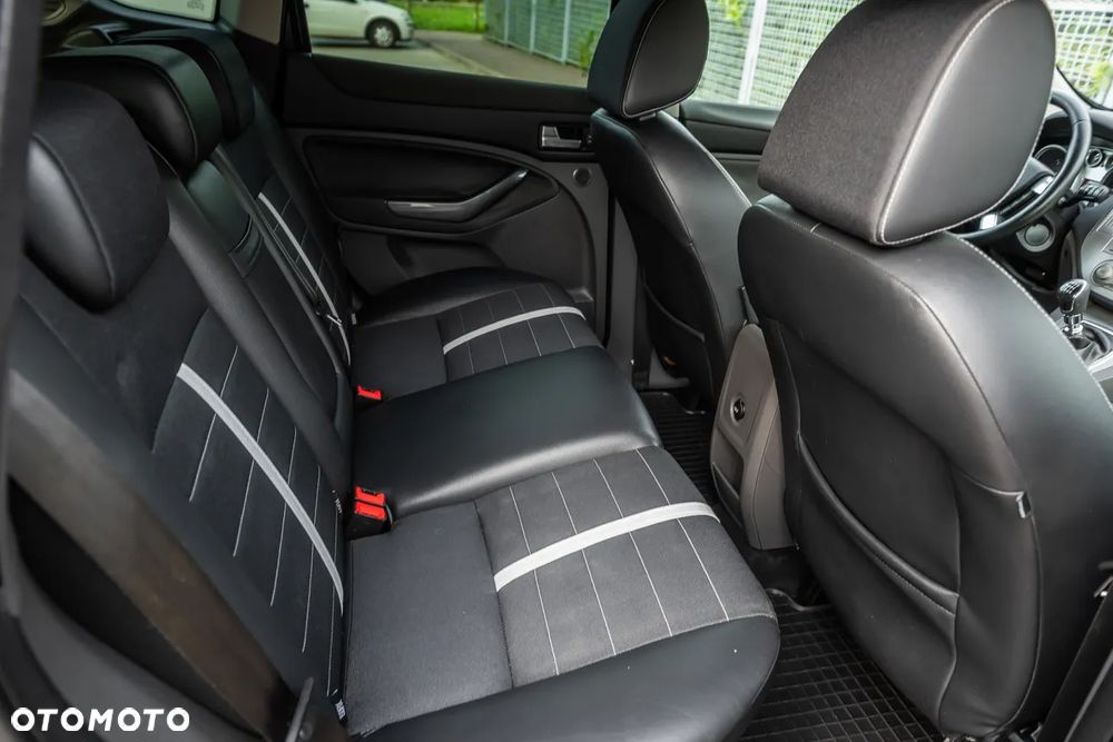 Ford Kuga 2.0 TDCi 2x4 Titanium - 26