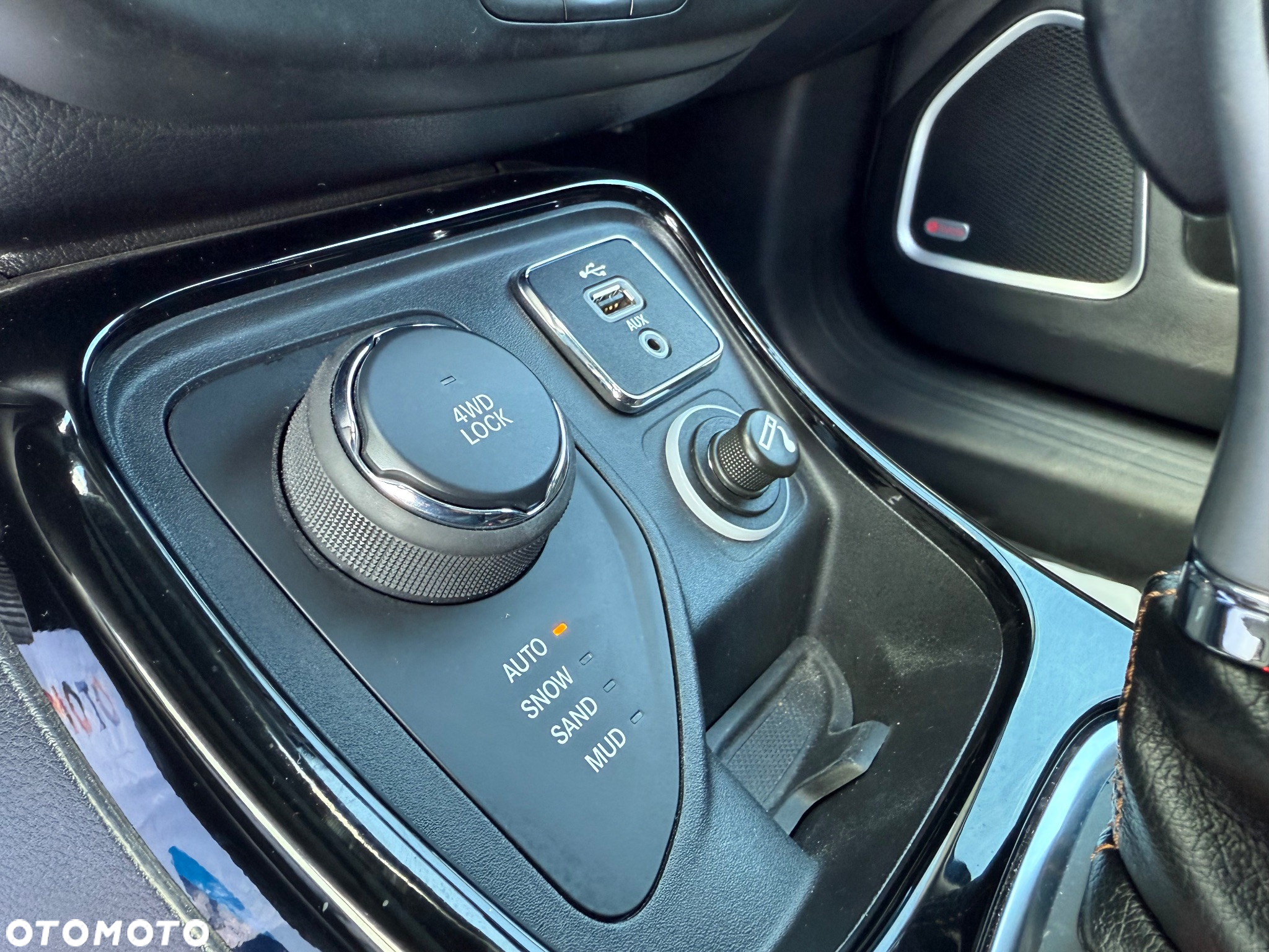 Jeep Compass - 26