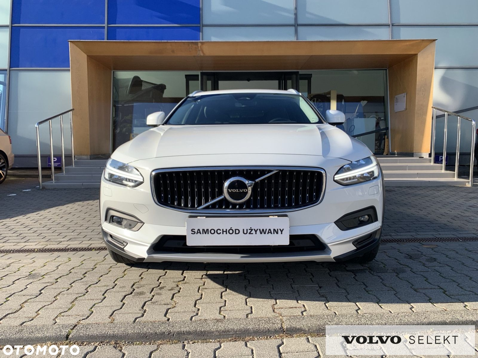 Volvo V90 Cross Country - 4