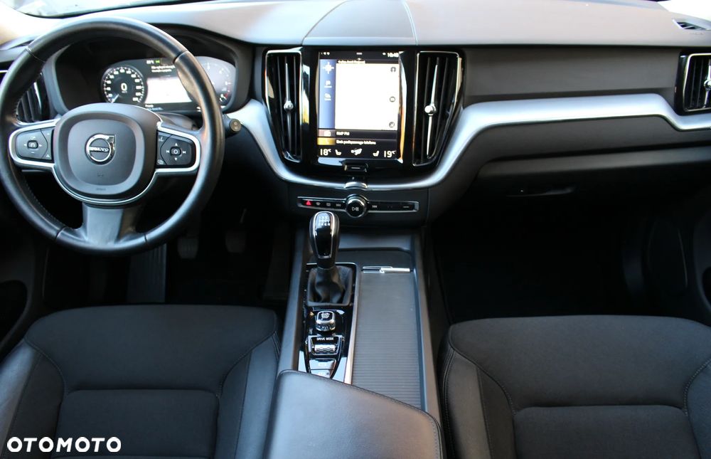 Volvo XC 60 D4 Momentum Pro - 17