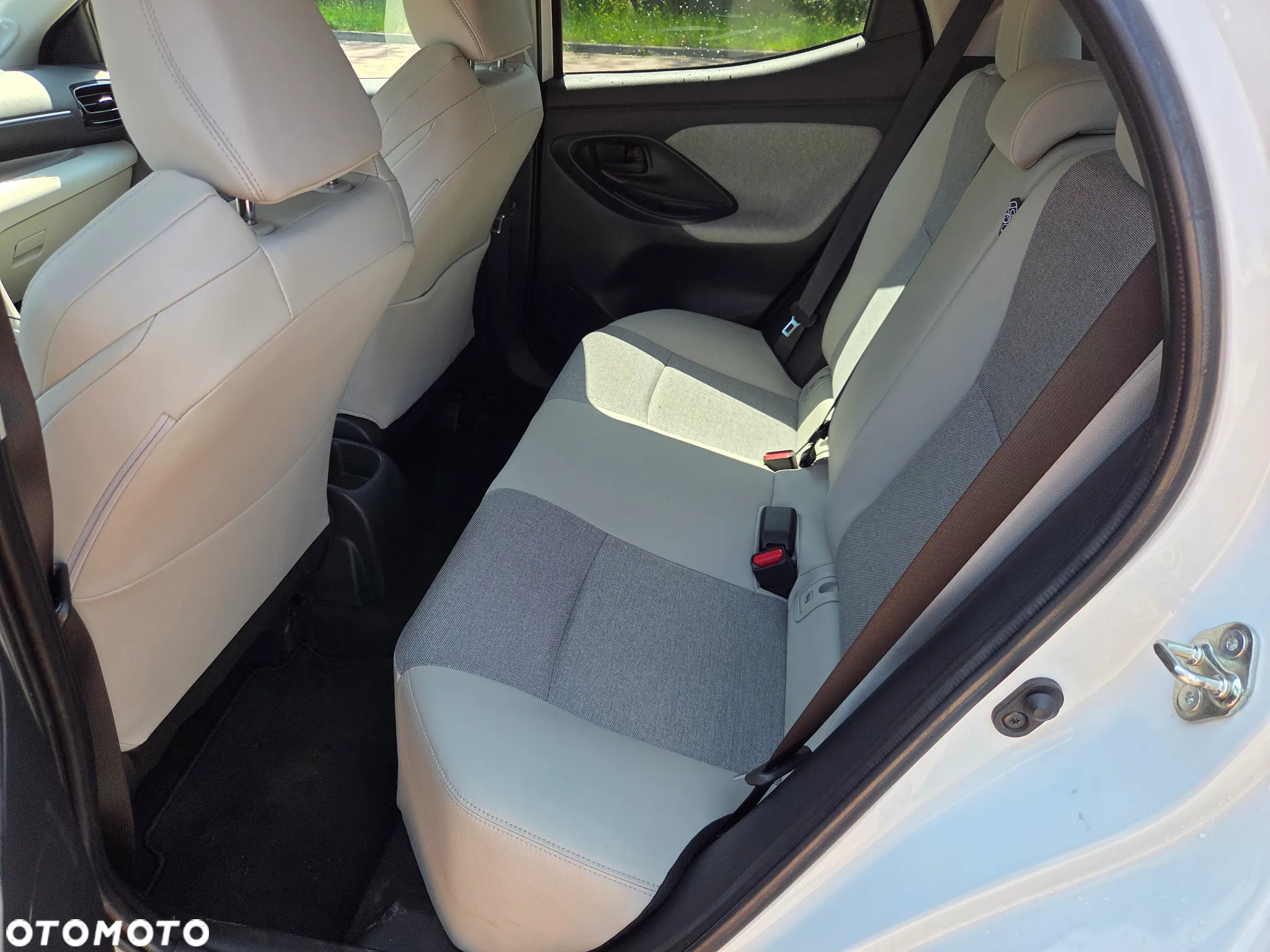 Toyota Yaris 1.5 Executive - 9