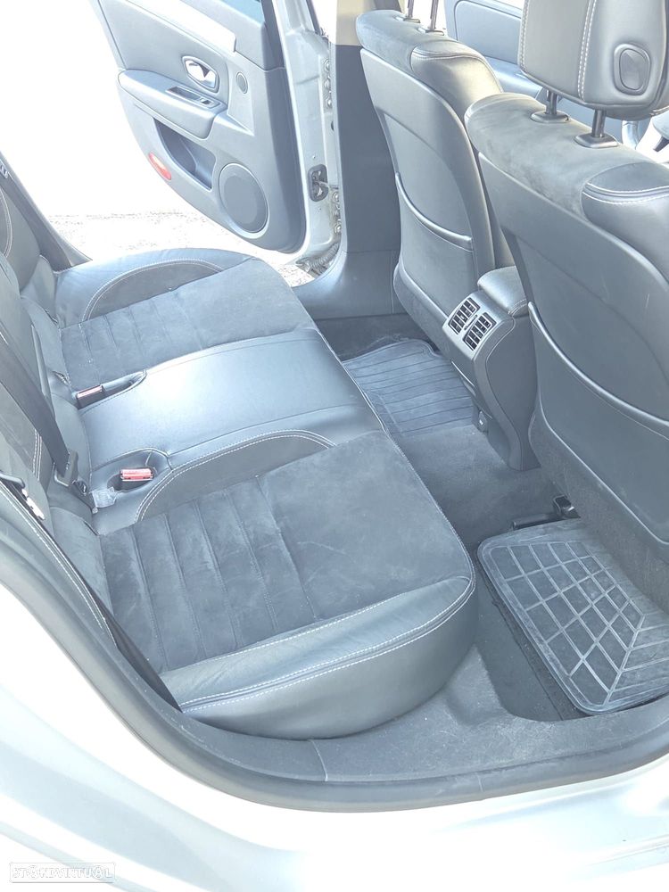 Renault Laguna Break 2.0 dCi Dynamique S - 11