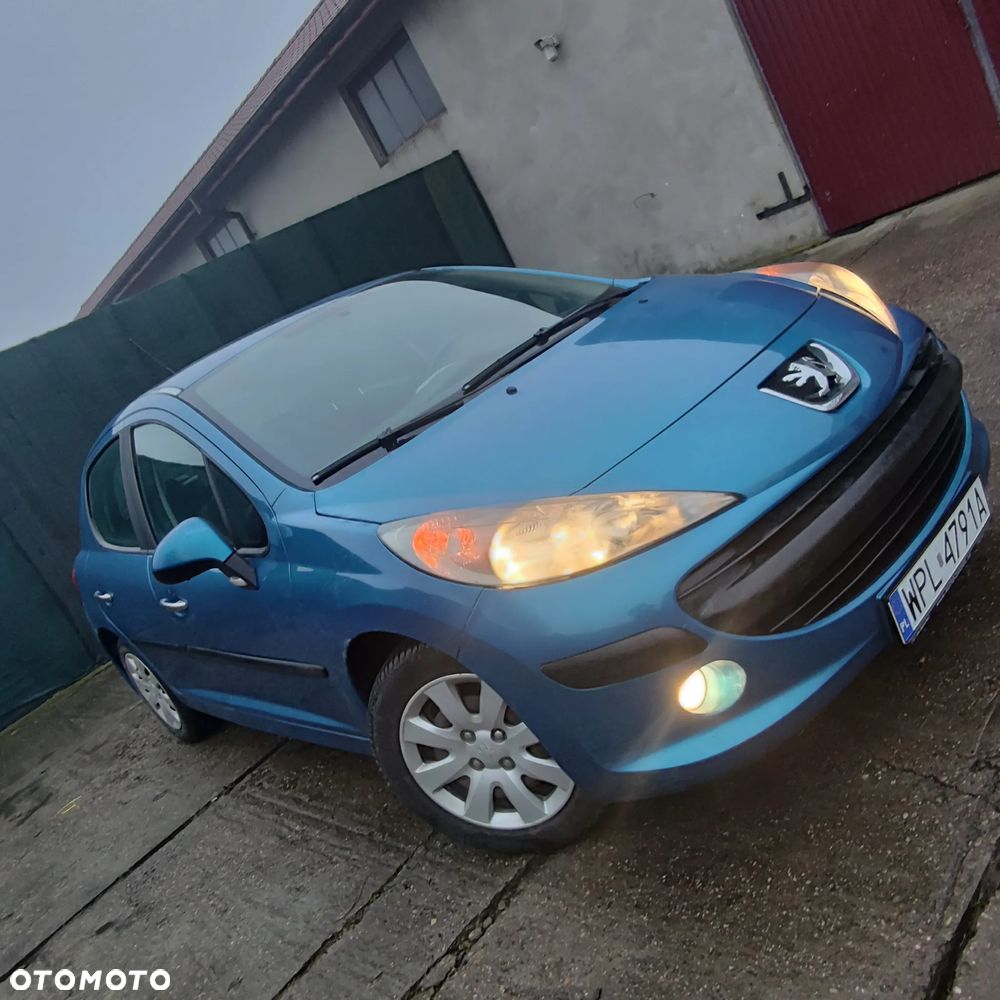 Peugeot 207 - 1