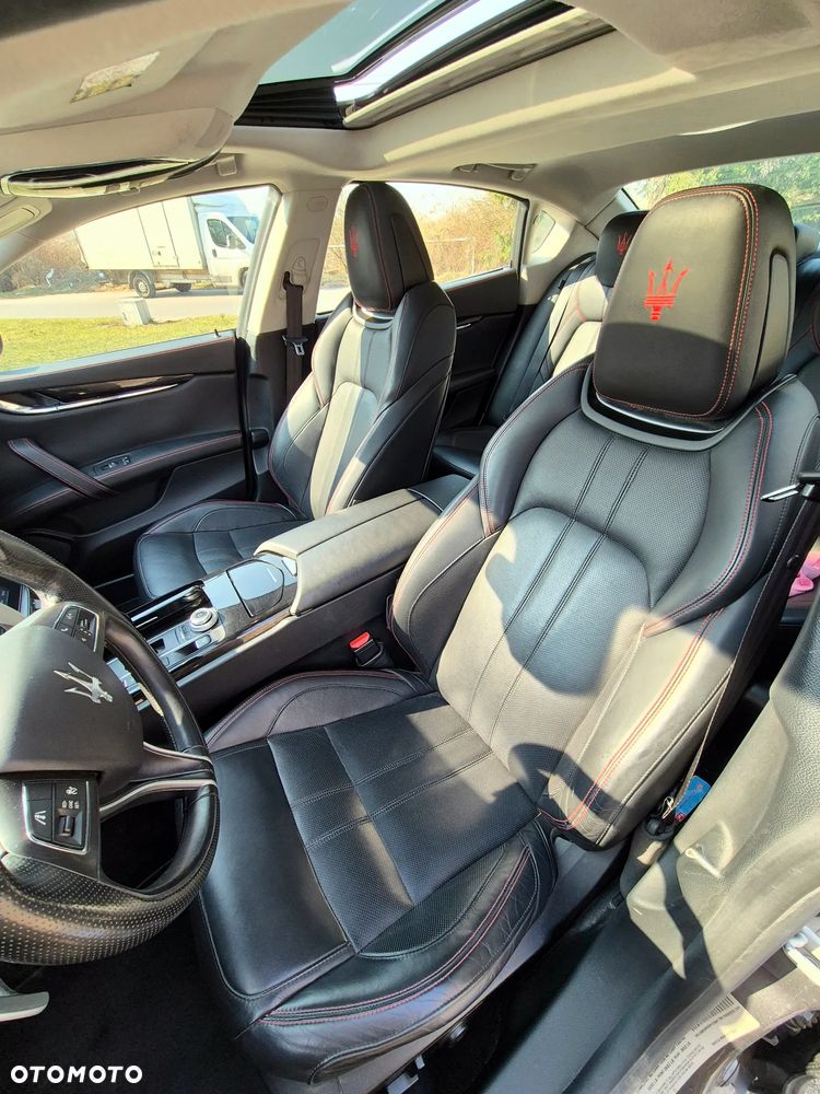 Maserati Quattroporte Q4 GranSport S - 9