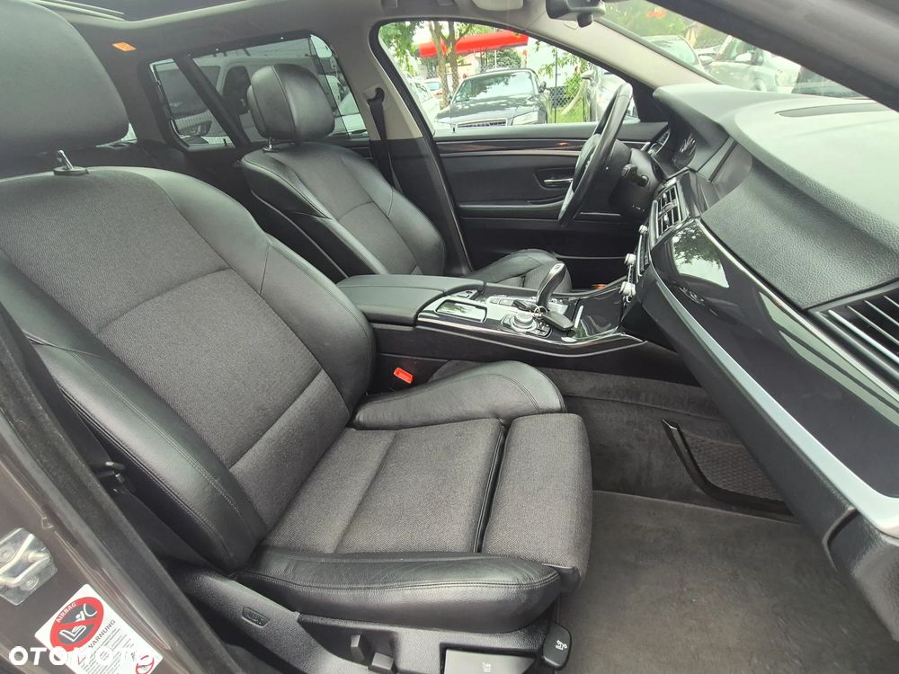 BMW Seria 5 520d - 33