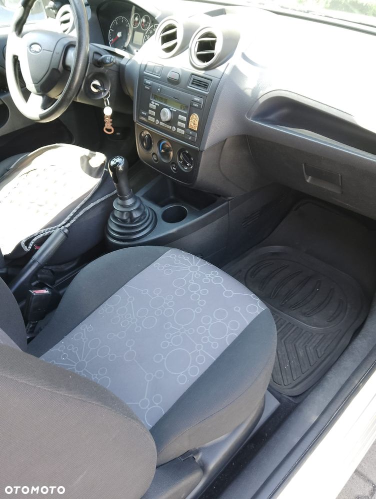 Ford Fiesta - 5