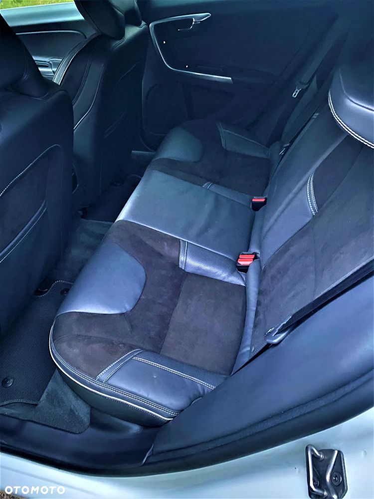 Volvo V60 Cross Country D4 AWD Geartronic - 23