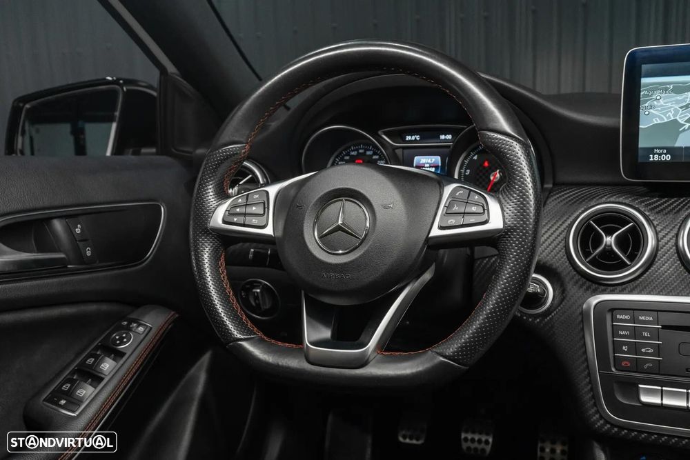 Mercedes-Benz A 180 AMG Line - 10