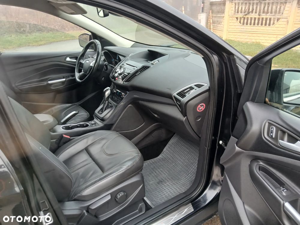 Ford Kuga 2.0 TDCi 4x4 Titanium - 25