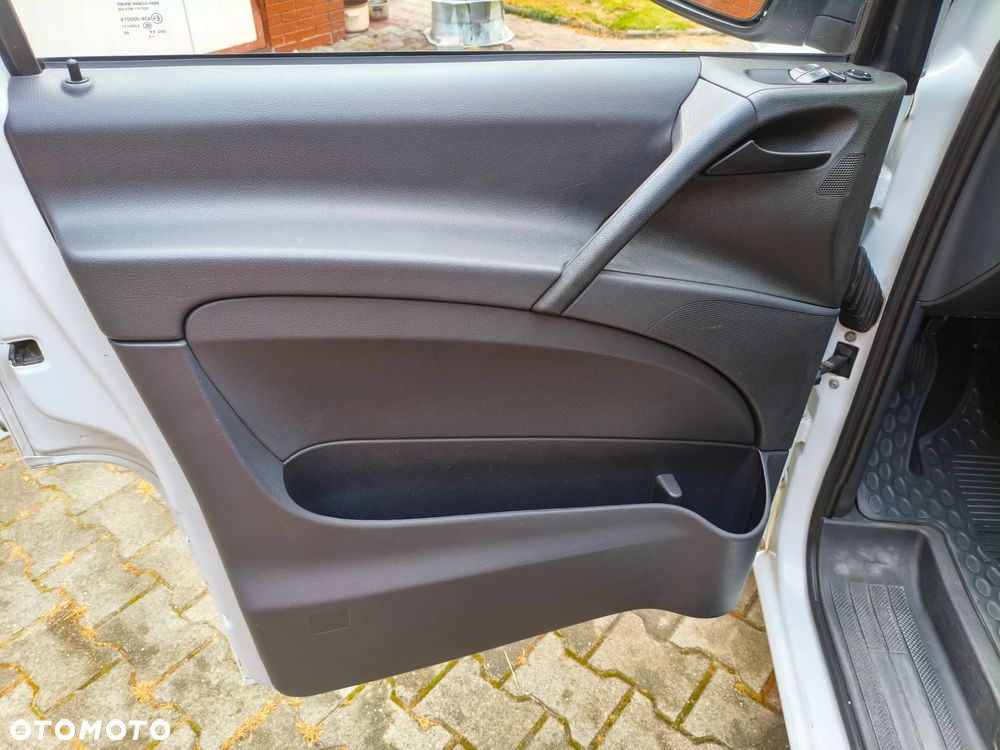 Mercedes-Benz Vito 110 CDI Univan 639.603 - 12