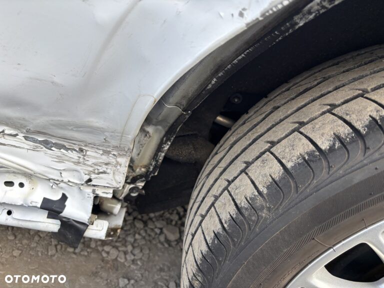 Ford Transit Courier - 17