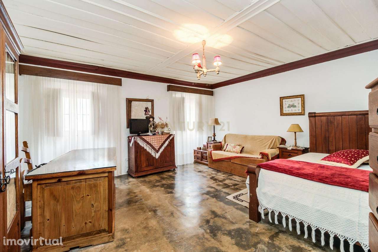 Moradia T5 com 420m2, terreno 461m2, poço, forno, espaços multifuncion - Grande imagem: 5/45