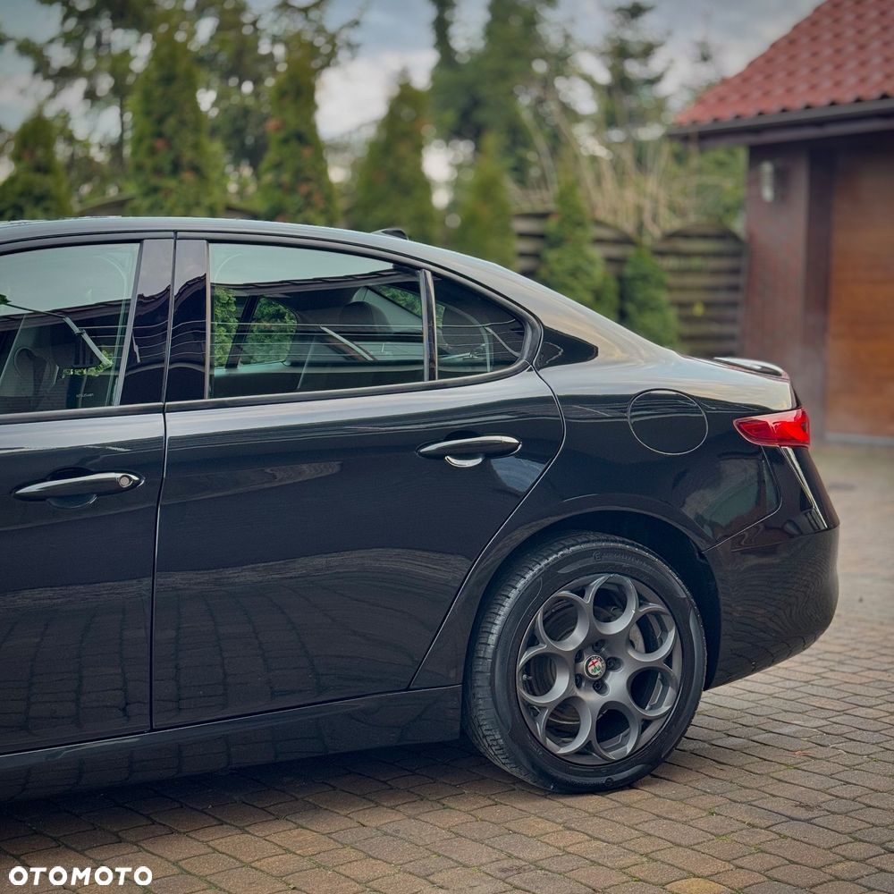 Alfa Romeo Giulia - 11