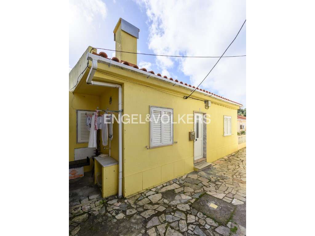 Moradia T2 geminada - Grande imagem: 2/15