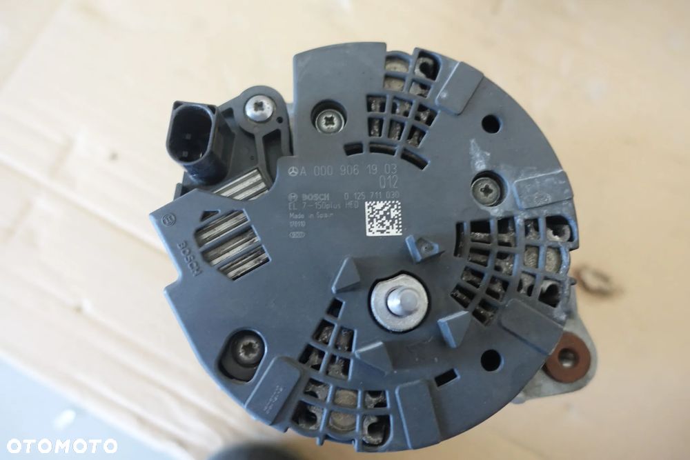 ALTERNATOR MERCEDES W176 1.6 CGI 17r.  A0009061903 - 2