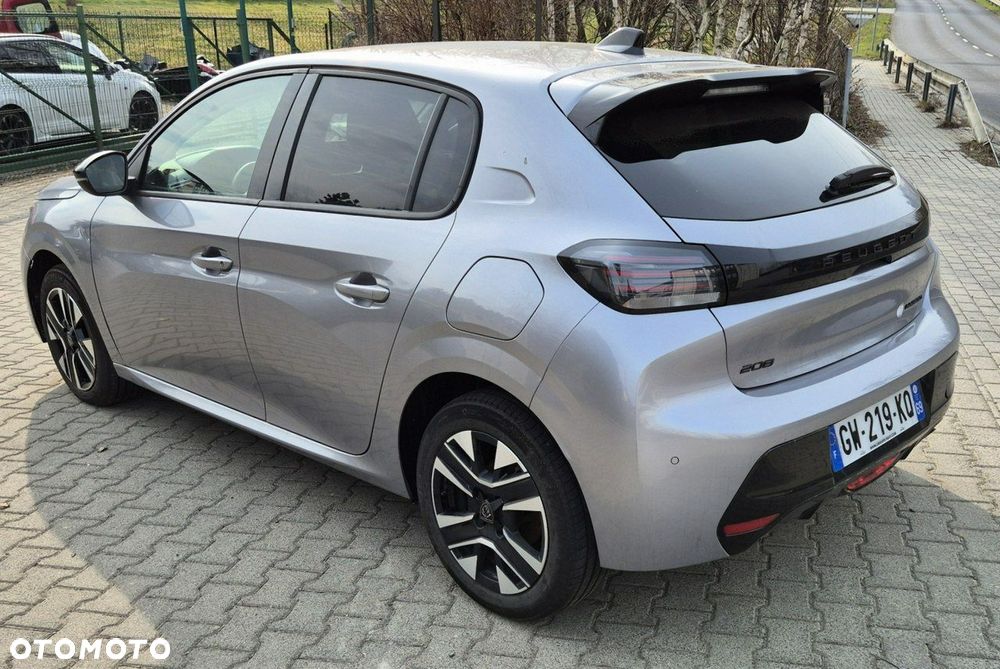 Peugeot 208 - 3