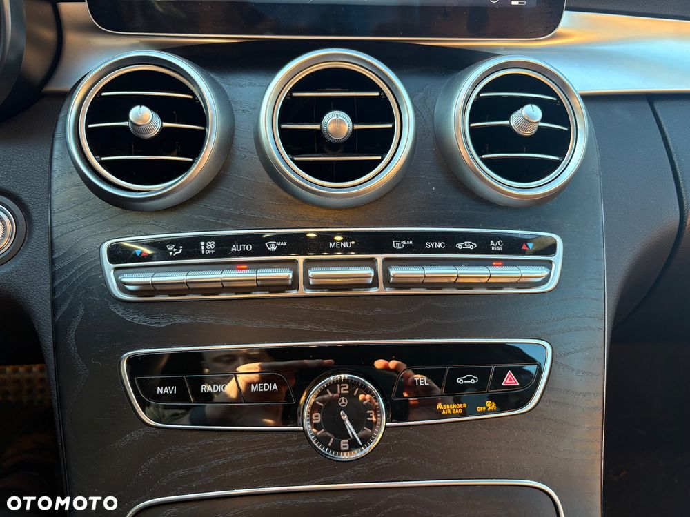 Mercedes-Benz Klasa C 300 9G-TRONIC AMG Line - 13
