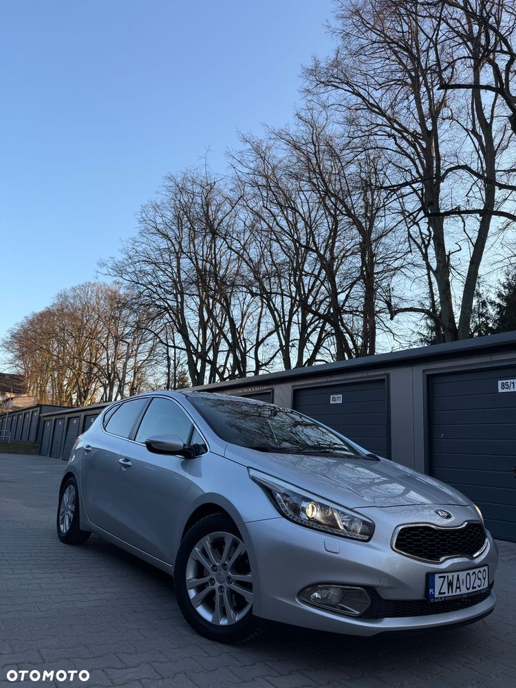 Kia Ceed 1.6 CRDi 128 Dream Team Edition - 7