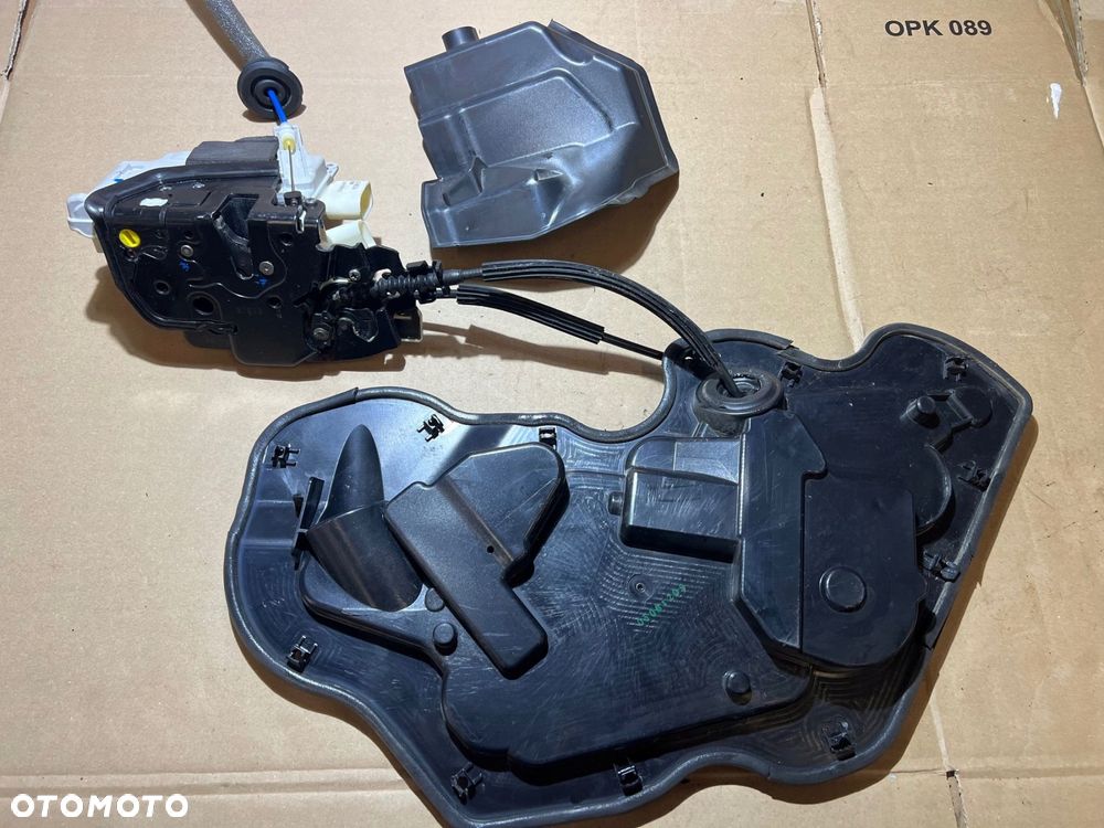 audi a8 d4 zamek dociąg drzwi lewy tył 9+3 pin 4h0839015d 4f0837059 - 2