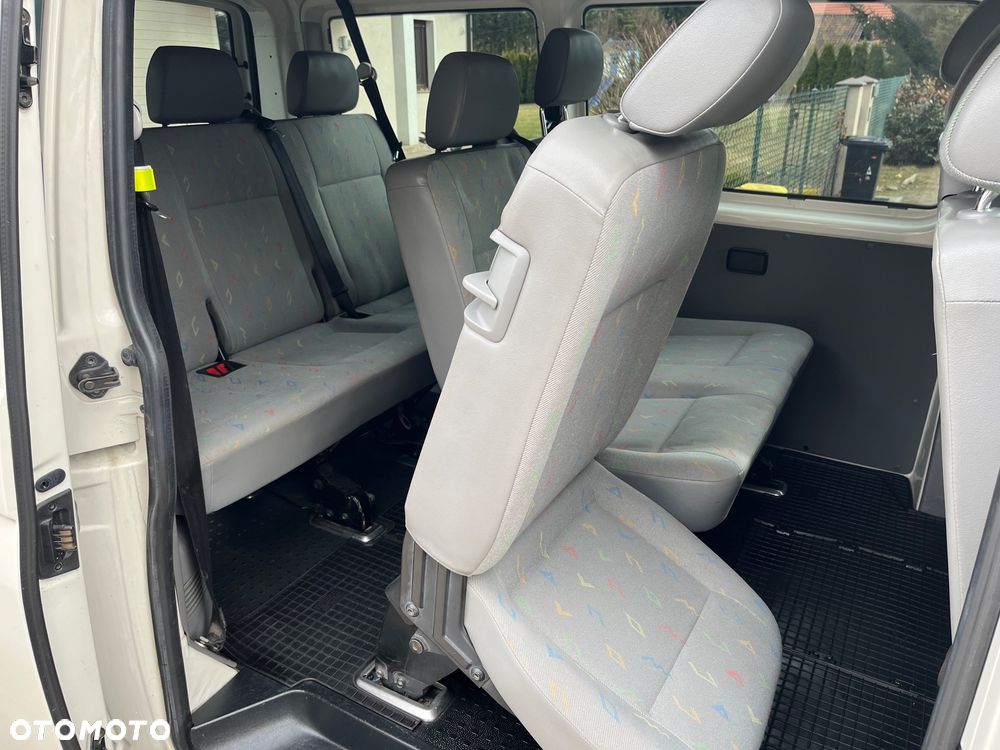 Volkswagen Transporter - 11