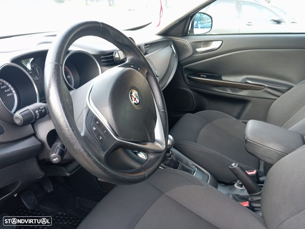 Alfa Romeo Giulietta 1.6 JTDM 16V B-Tech - 8