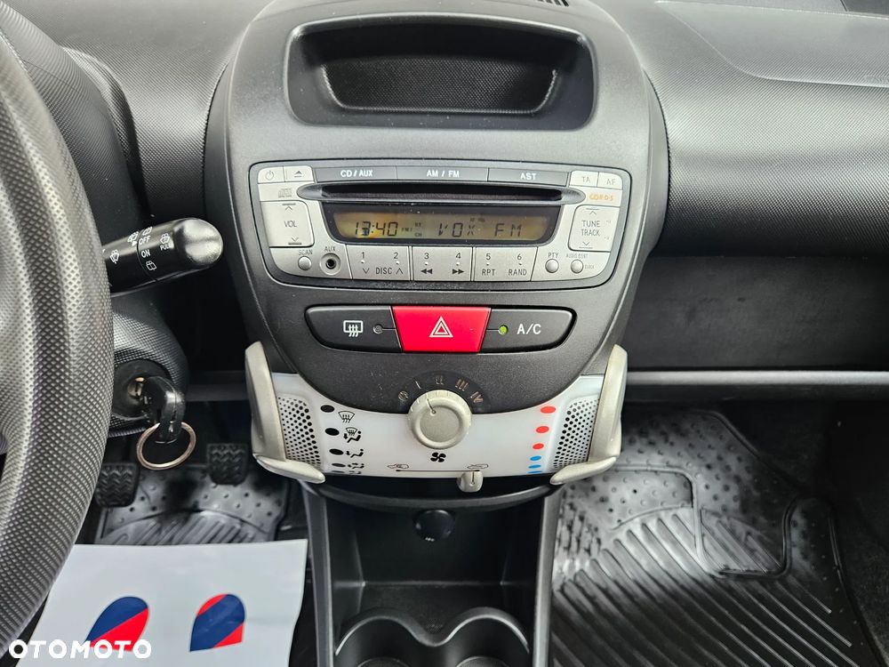 Peugeot 107 1.0 Happy - 29