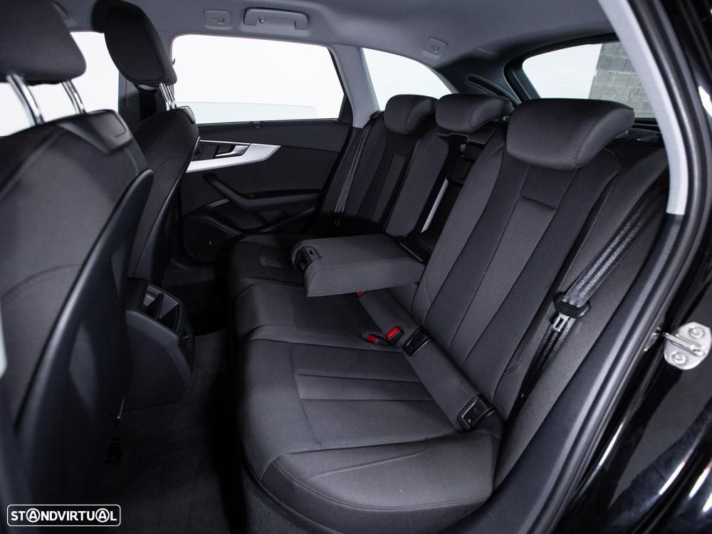 Audi A4 Avant 30 TDI S tronic - 11