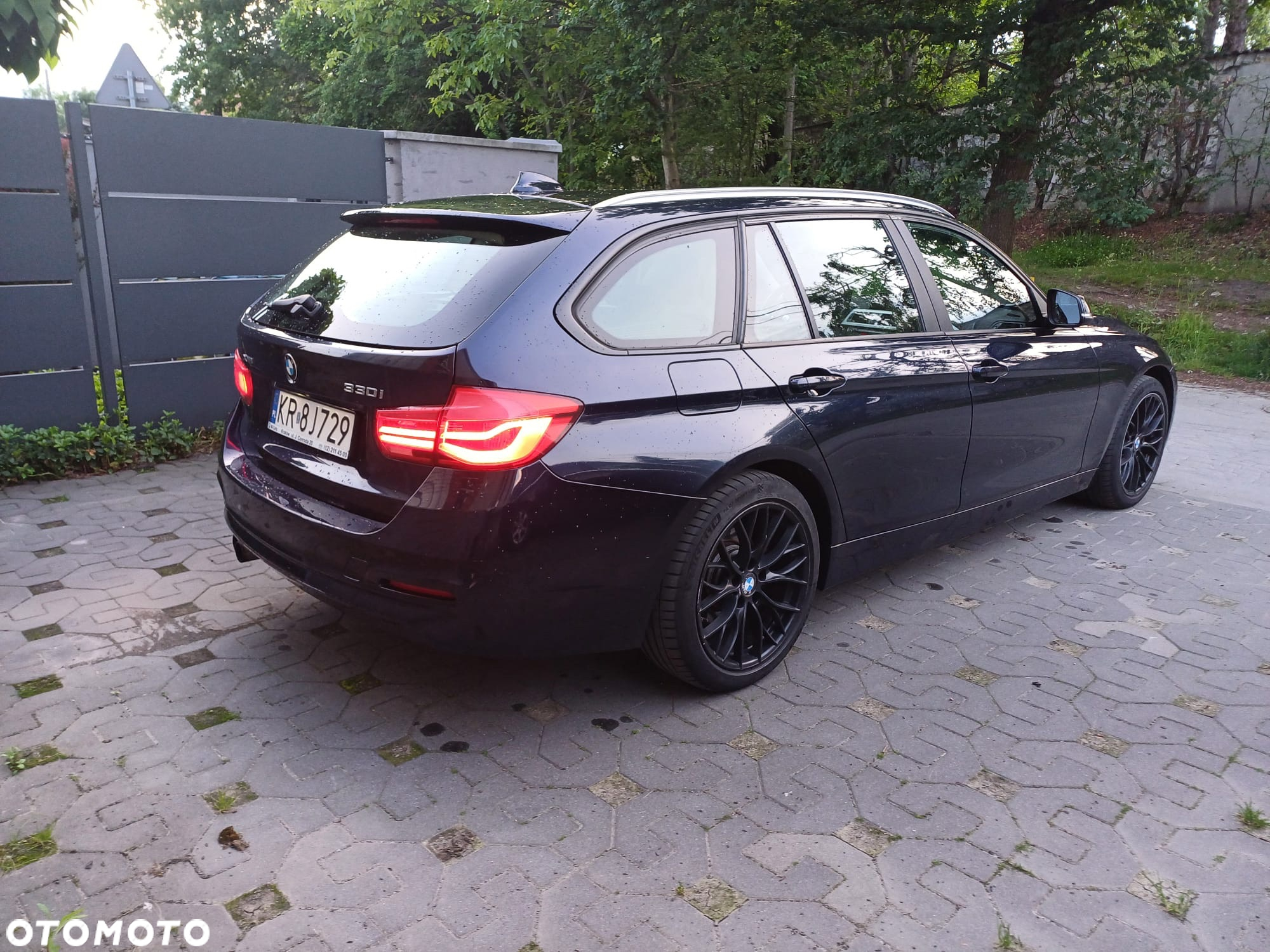 BMW Seria 3 330i xDrive - 9