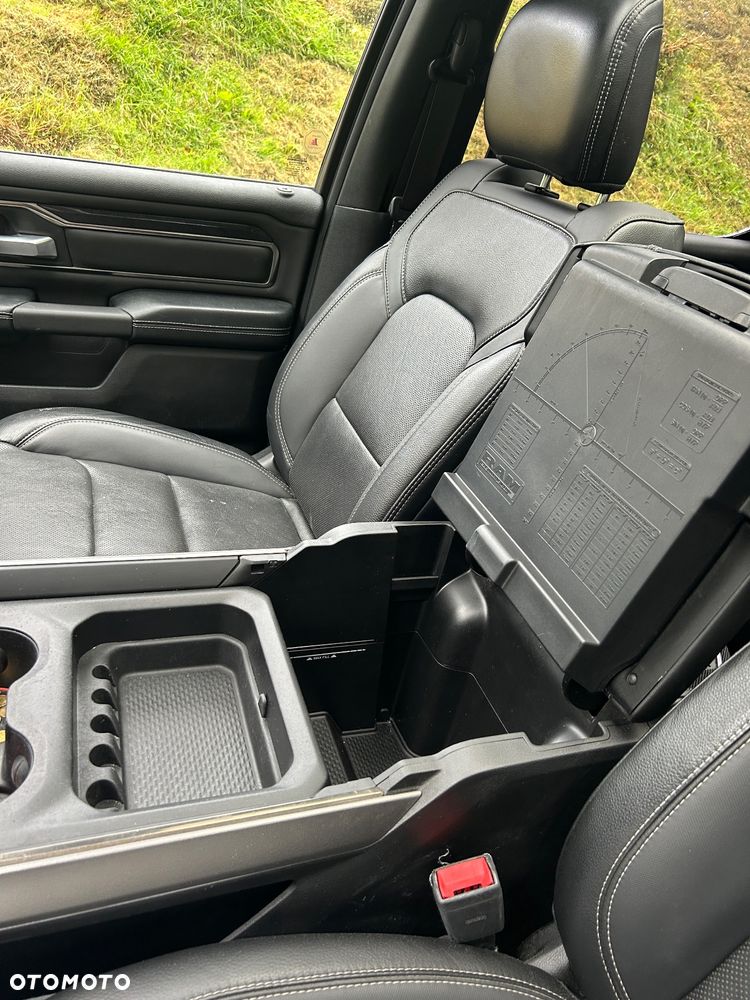 Dodge RAM 1500 5.7 4x4 - 18