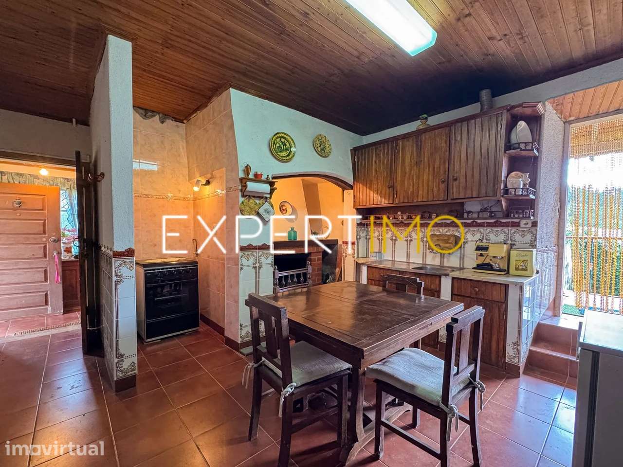 Moradia T3 com Terreno, Poço, Pátio Interior e Garagem em... - Grande imagem: 4/25