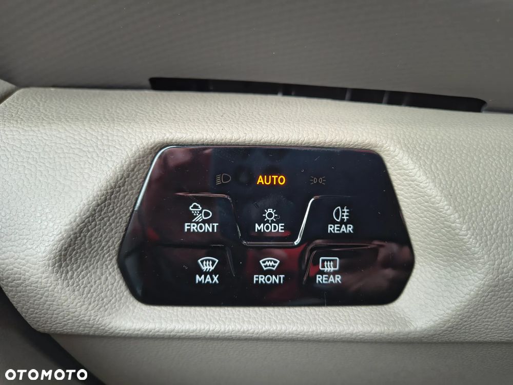 Volkswagen Multivan ver-2-0-tdi-l2-edition-dsg - 16