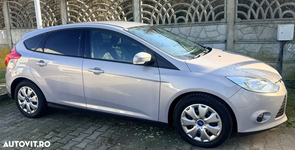 Ford Focus 1.0 EcoBoost Trend - 9