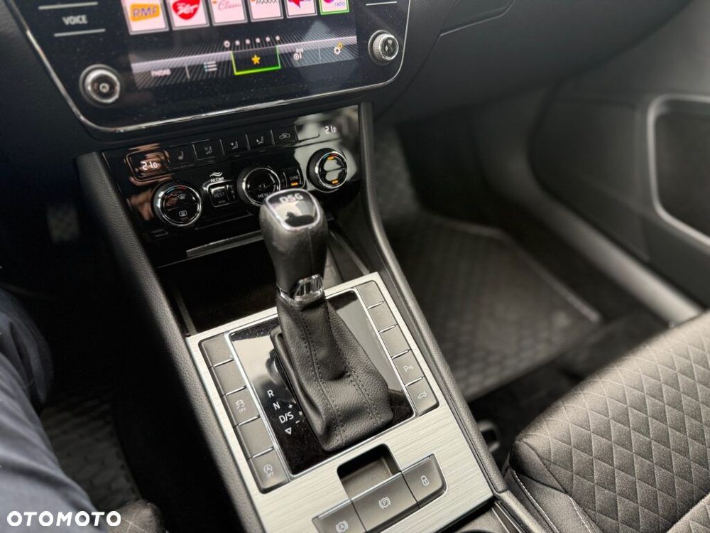 Skoda Superb 2.0 TDI SCR Ambition DSG - 20