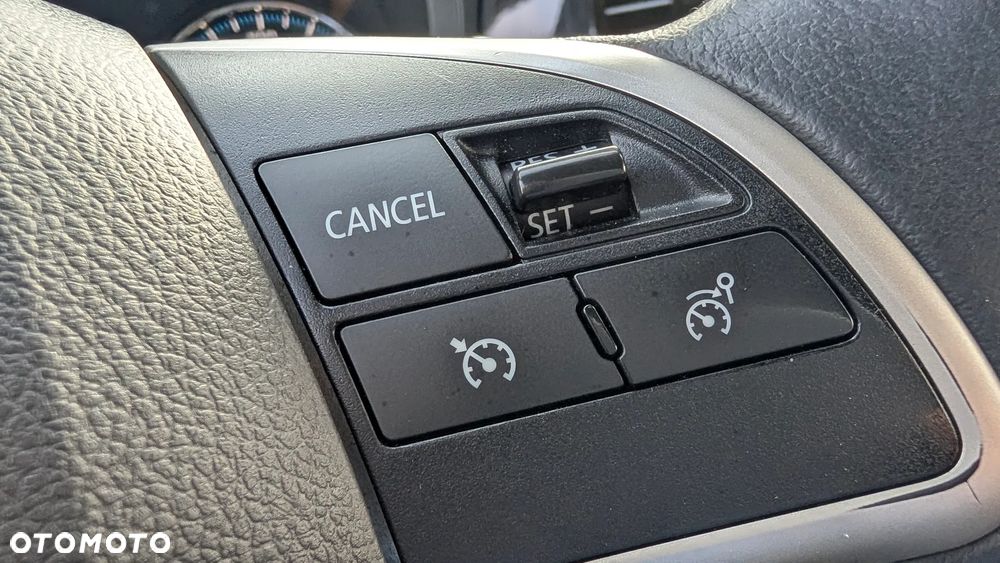 Mitsubishi Outlander 2.0 4WD Top - 22