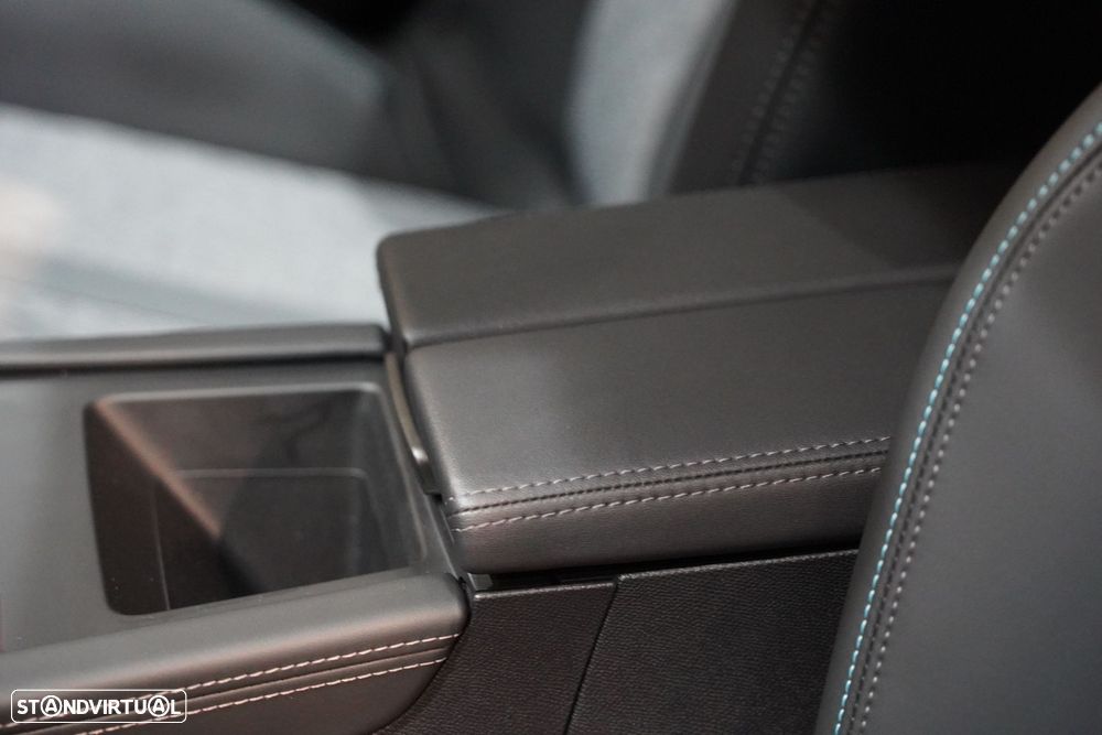 Peugeot 408 1.2 PureTech Allure EAT8 - 26