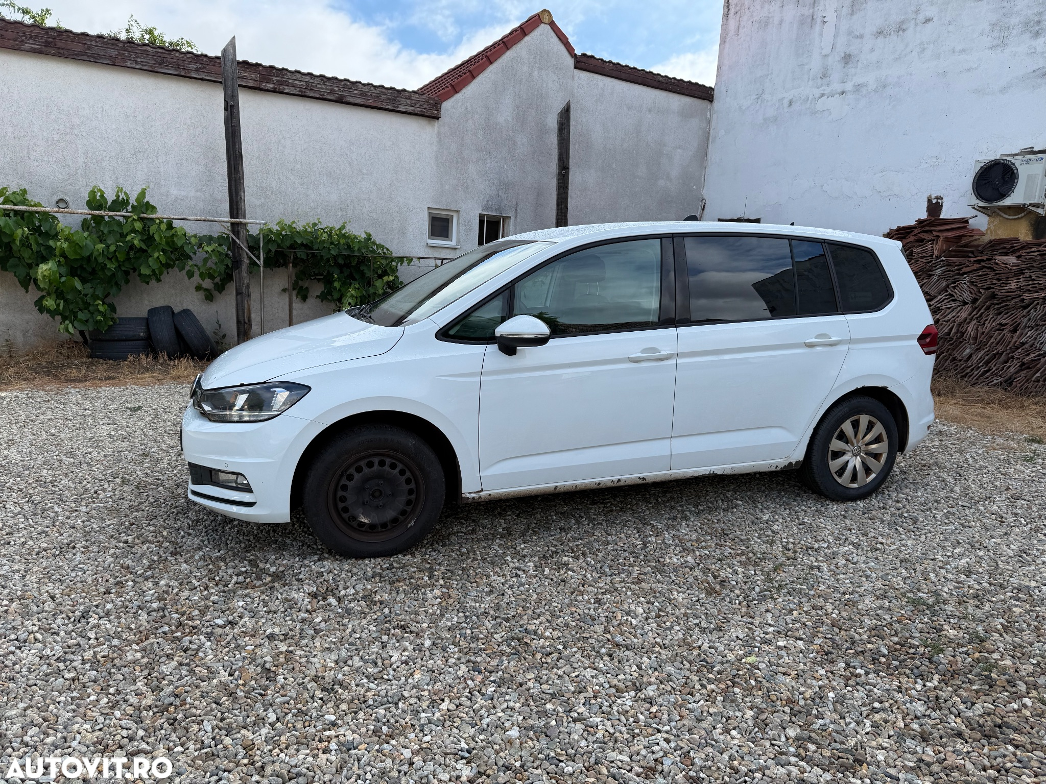 Volkswagen Touran 1.6 TDI SCR (BlueMotion Technology) DSG Comfortline - 3