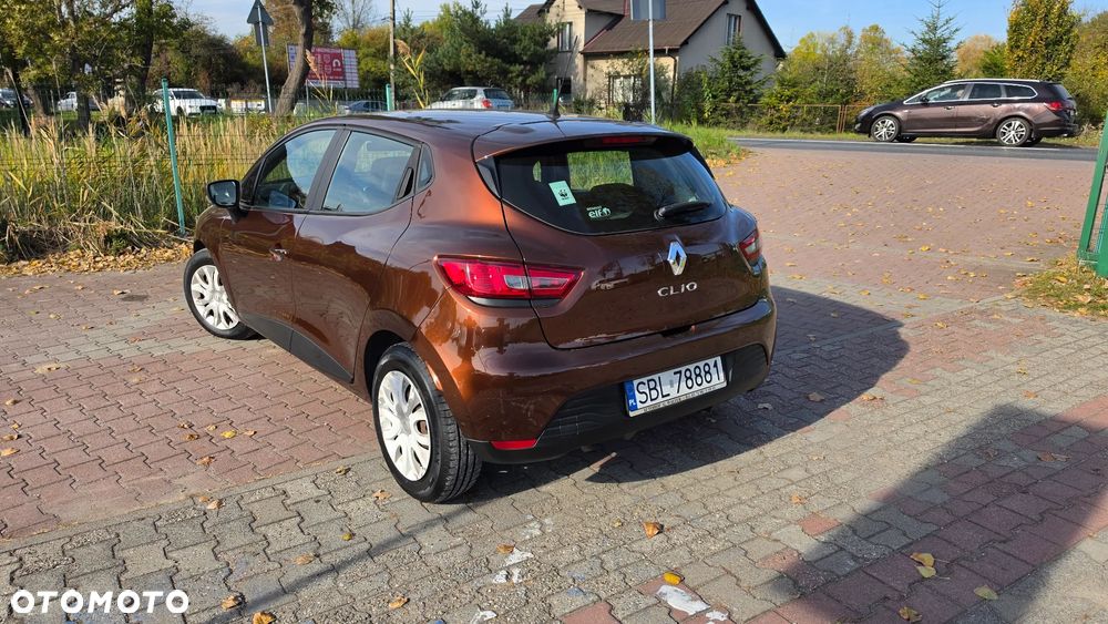Renault Clio 1.2 16V 75 Experience - 22