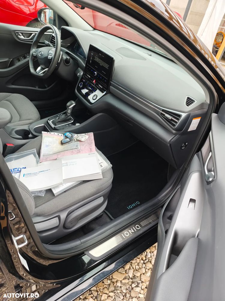 Hyundai IONIQ - 14